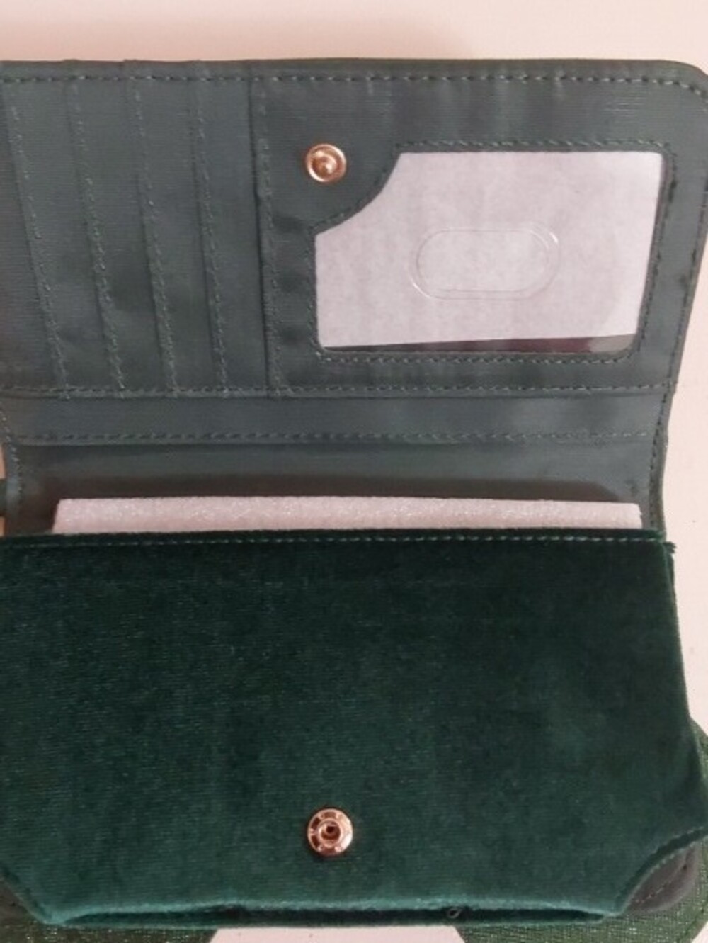 Disney Minnie Mouse Emerald Green Bow Wristlet Wallet - Picture 5 of 6